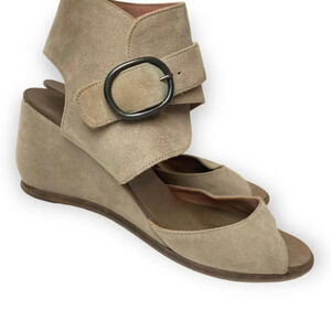 Argila by Pepe Monjo Tan  Sandals